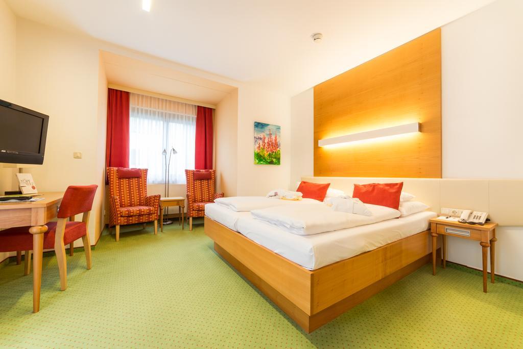 Vitalzeit Hotel Weber Bad Schönau エクステリア 写真